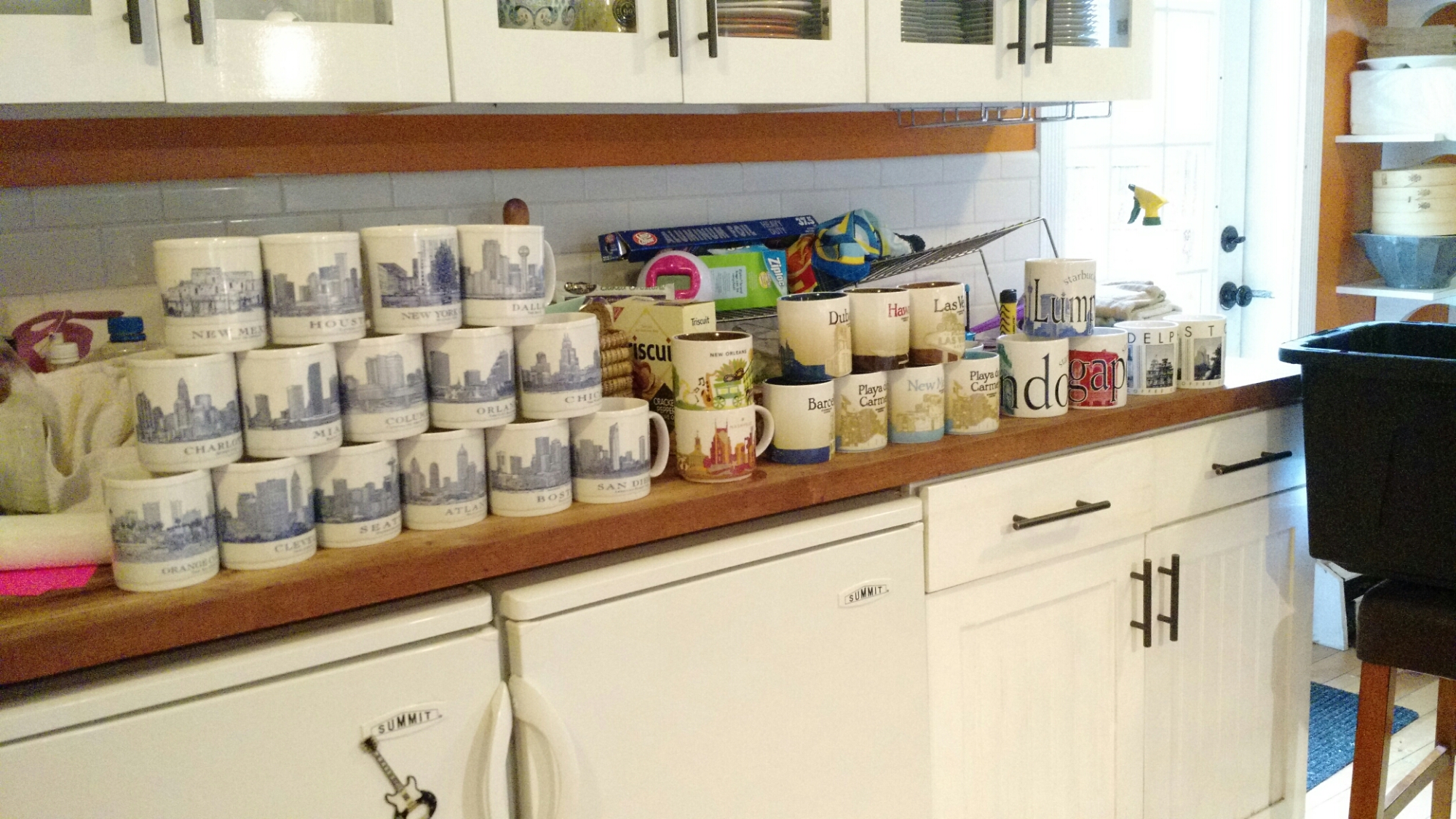 Packing mugs